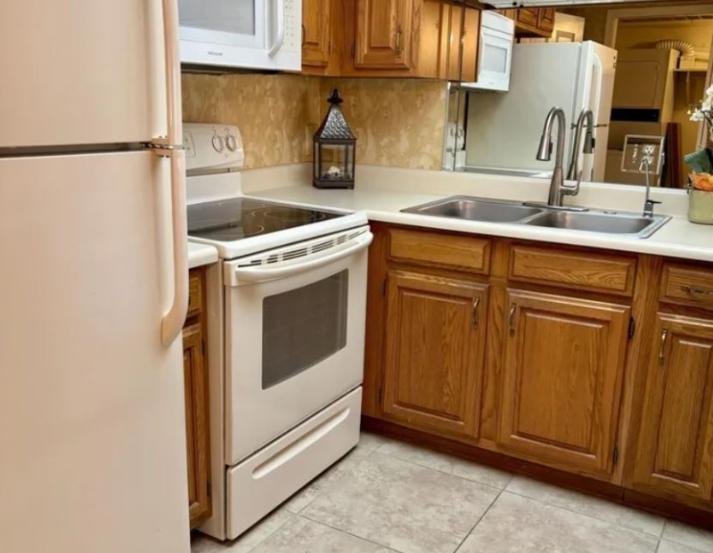 10330 W Thunderbird Blvd C326, Sun City, Arizona 85351, 0 , 0 ,2 BathroomsBathrooms,1 Bedroom Condos,For Sale,W Thunderbird Blvd C326,0,1293