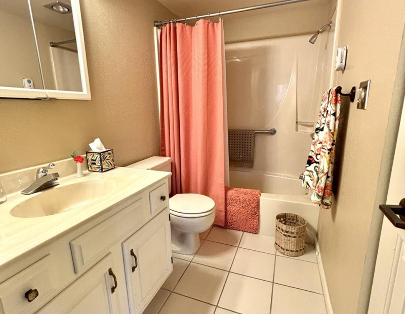 10330 W Thunderbird Blvd Unit B204, Sun City, Arizona 85351, 0 , 0 ,2 BathroomsBathrooms,2 Bedroom Condos,For Sale,W Thunderbird Blvd Unit B204,0,1319