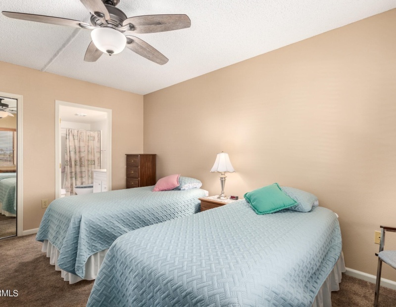 10330 W Thunderbird Blvd, Sun City, Arizona 85351, ,2 BathroomsBathrooms,2 Bedroom Condos,For Sale,W Thunderbird Blvd ,1076
